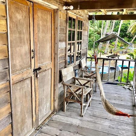 Beachfront Hut Downstairs Astra - Beach Shack Chalet Kampong Juara Luaran gambar